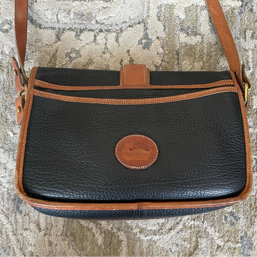 Vintage Dooney & Bourke Black and Tan Leather crossbody bag